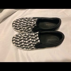 Bucketfeet Shark Black & White Shoes